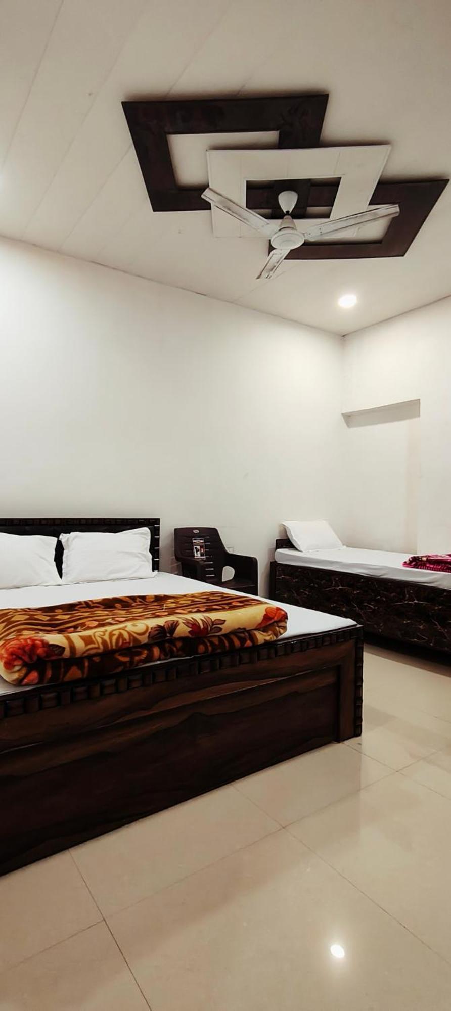 Madhuri Guest House Варанасі Екстер'єр фото