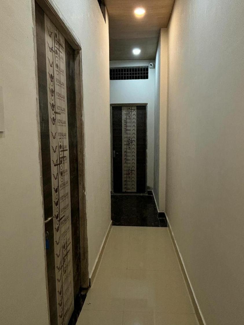 Madhuri Guest House Варанасі Екстер'єр фото