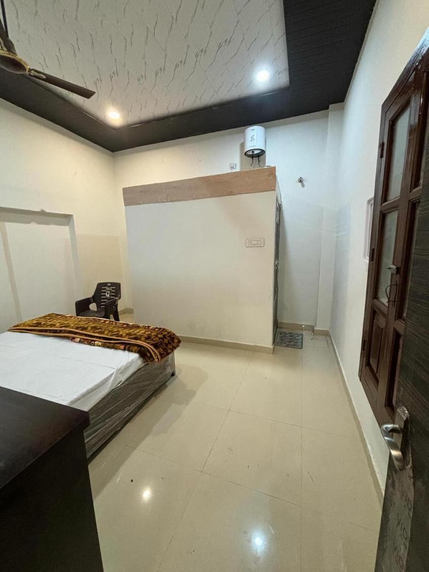 Madhuri Guest House Варанасі Екстер'єр фото