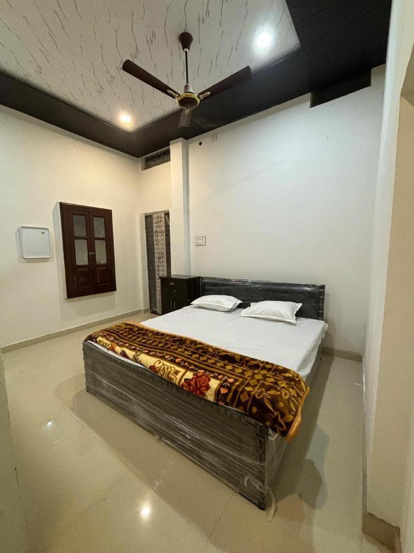Madhuri Guest House Варанасі Екстер'єр фото